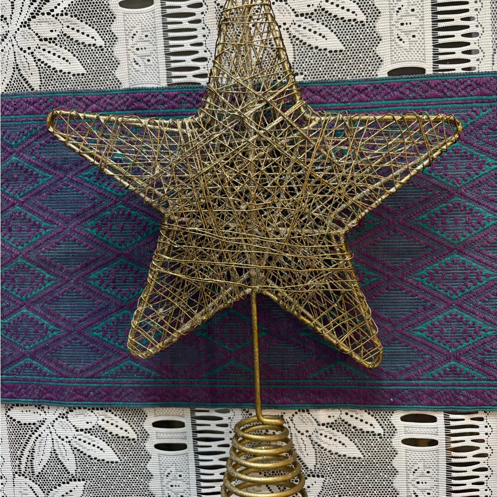 Gold Wire Star Tree Topper